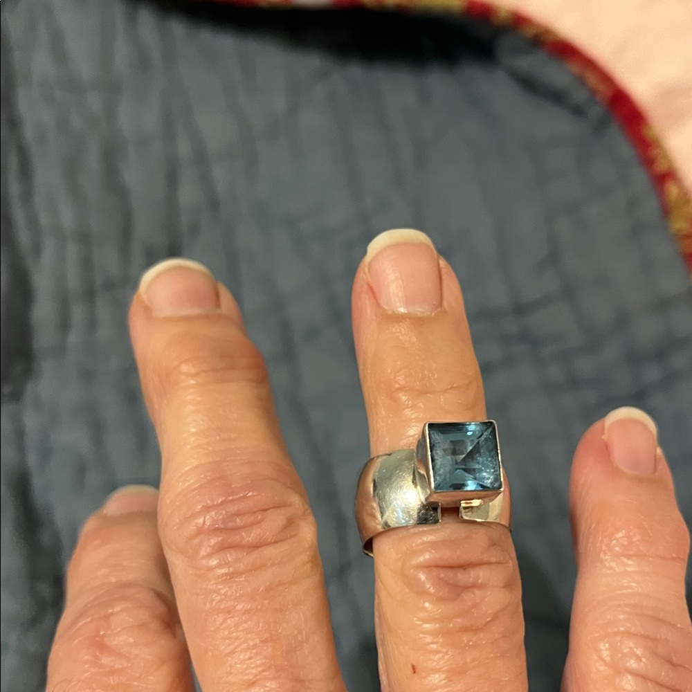 Vintage Navajo Artisan Silversmith Ronnie Willie Topaz 925 Silver ring. Size 4 - Picture 6 of 6